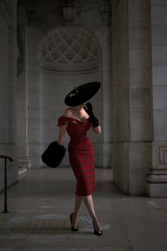 1950s Photoshoot, Birthday Pose, The Pretty Dress Company, 1950s Outfits, Couture Hats, Vintage Photoshoot, Black Travel