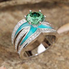 Material: 925 Sterling Silver Color: Silver Craftsmanship: Turquoise Enamel Gemstone: Emerald Mainstone size: 10mm*10mm *It is recommended to wipe the ring regularly to maintain its luster, avoid contact with chemicals, and store it properly to avoid scratches or damage.