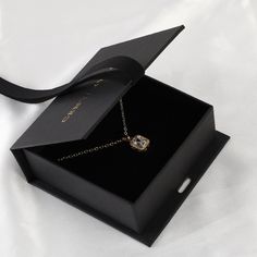 Necklace Packaging, Black Packaging, Cardboard Jewelry Boxes, Ribbon Gift, Sea Freight, Packaging Paper, Luxury Bracelet, Bag Jewelry, Faux Leather Bag