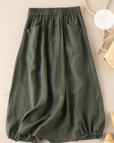 Elluis - Refined Retro-inspired Pleated Midi Skirt with a Sophisticated High Waist and Flattering A-line Silhouette Fairy Core Aesthetic, Vestidos Retro, Modest Apparel, Sunny Season, Retro Skirt, Style Makeover, Skirts Midi High Waisted, Long Skirts For Women, Linen Clothing