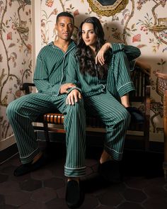 Petite Plume wishes you a “bonne nuit,” and in their luxury sleepwear, it’s hard not to oblige. Crafted in exquisite cotton, with the finest attention to detail, Petite Plume delivers the utmost comfort and sophistication. Accented with contrast piping and finished with pearl buttons, the Men’s Luxe Pima Cotton Green Stripe Pajama Set features specially brushed cotton so that every wash brings more coziness and better sleep. Product Details 100% cotton. Care Instructions Machine wash cold with l Christmas Pajamas Aesthetic, Family Holiday Pajamas, Knit Pajamas, Pajamas Aesthetic, Luxury Pajamas, Holiday Aesthetic, Luxury Sleepwear, Bedtime Ritual, Couple Pajamas