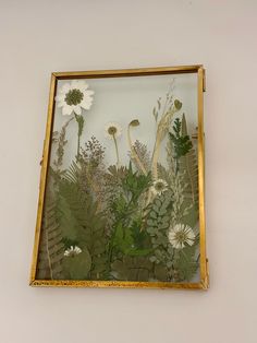 Pressed Daisy and Greenery Art Real Botanical Frame With Gold Stand Handmade Nature-inspired Home Decor - Etsy Dried Flower Frame, Greenery Art, Botanical Frame, Framed Leaves, Flower Pressing, Pressed Flower Art, Floral Studio, Dried Flower Arrangements, Saint Charles