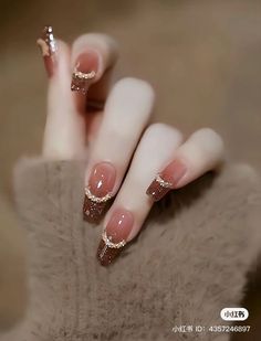 Get inspired with these trendy fall nail ideas, perfect for pairing with your fall outfits! From cozy fall aesthetics to Halloween nails and back-to-school vibes, these designs are a must for teens and anyone who loves fall fashion. Pin and share your favorite look!  #FallNails #FallOutfits #FallAesthetic #HalloweenNails #BackToSchoolNails #Teens #NailArt #FallFashion #NailDesigns #AutumnNails Classy Nail Art Ideas, Elegant Touch Nails, Long Gel Nails, Classy Nail Art, Fake Nails Designs, Elegant Nail Art, Classy Nail, Beauty Nails Design, Fancy Nails Designs