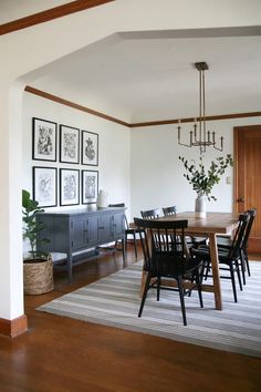 Home Design Ideas Modern Traditional Dining Room Decor, Modern Traditional Dining, Modern Traditional Dining Room, Dining Room Decor Traditional, Dining Room Table And Chairs, Modern Farmhouse Dining Room, Dining Room Decorating, Traditional Dining Rooms