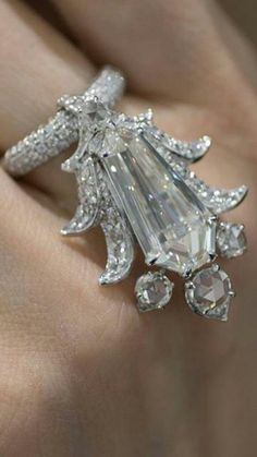 Viren Bhagat, Solitaire Ring Designs, Flawless Diamond, Jewels Rings, Art Nouveau Jewelry, Jewelry Fashion Trends, Fancy Jewelry, Fabulous Jewelry, Favorite Rings