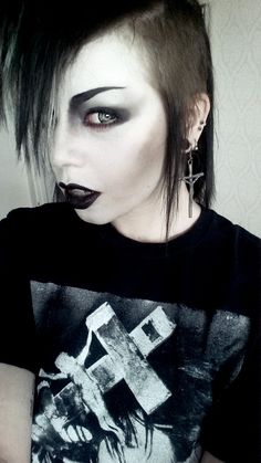 Goth Hairstyles, Gothic Love, Makeup Nails Art, Mohawks