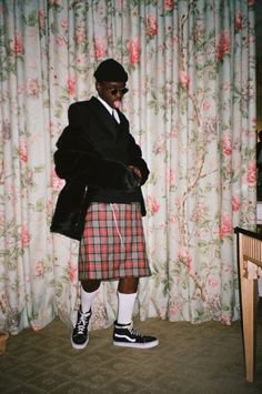 Male Skirt Outfit, Feminine Men Aesthetic, Male Skirt, Ashton Sanders, Dope Style