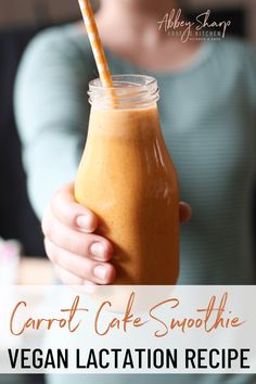 This Carrot Cake Lactation Smoothie is a delicious breakfast for breastfeeding moms who are struggling with their milk supply for baby! Postpartum Tips, Kid Friendly Breakfasts, Gluten Free Breakfast