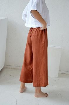 Love the look of these Brown Linen Wide Leg Pants For Summer, Casual Brown Linen Wide Leg Pants, Spring Brown Linen Wide Leg Pants, Brown Linen Wide Leg Pants For Spring, Brown Linen Wide Leg Bottoms, Brown Wide Leg Linen Bottoms, Flared Linen Pants, Baju Kahwin, Linen Culottes