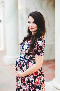 Amelia dress - let prego mama stays in style. Prego Belly, Modest Maternity, Baby Bump Style, Pregnancy Looks, Beauty Mark, Pregnancy Wardrobe