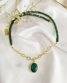 Gold Necklace With Green Onyx Gemstone Beads, Gold Emerald Necklaces With Gemstone Beads, Handmade Gold Green Onyx Necklaces, Handmade Gold Necklaces With Green Onyx, Handmade Green Onyx Gold Necklace, Gold Emerald Necklace With Gemstone Beads, Green Round Necklace With Gemstone Accents, Green Round Necklaces With Gemstone Accents, Luxury Green Stone Necklaces