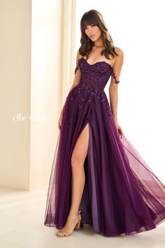 Long Dark Purple Prom Dress, Dark Purple Dress Formal Evening Gowns, Putple Prom Dress, Grad Dresses Purple, Dark Plum Prom Dress, Deep Purple Dresses, Dark Colored Prom Dresses, Prom Dress Dark Purple, Dark Purple Grad Dresses