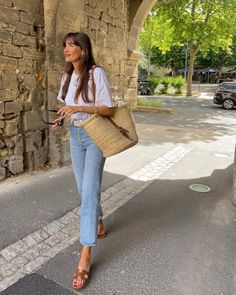 Parisian Outfits, Timeless Outfits, Design Moda, Europe Outfits, French Girl Style, Spring Styles, Paris Outfits, White Dress Summer, Looks Chic