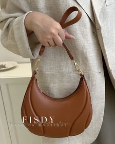 Fisdy - Stylish Shoulder Bag with Contemporary Zipper Design