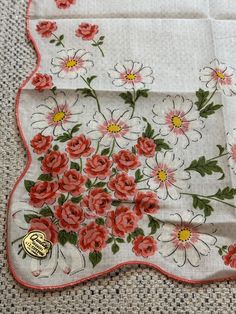 Stunning Handkerchief.  16" Cotton Linen Daisies and Red Roses No holes. No Stains. Very Good vintage condition. NWT Vintage Handkerchief, Vintage Handkerchiefs, Cotton Linen, Scarf Wrap, Small Gifts, Red Roses, Scarf Accessory, Daisy, Etsy Accessories