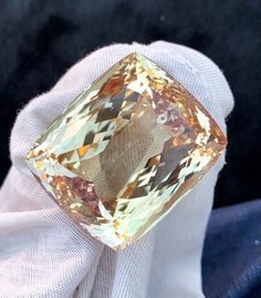 Pfirsich Kunzit Edelstein, Natürlicher Kunzit var Spodumen, Makelloser Kunzit Schliffstein, Loser Kunzit Schmuckstein, Nov Birthstone, 435.50 ct Gewicht: 435,50 Karat Maße: 45 x 39 x 29 mm Klarheit: Makellos Sauber Form: Baugette Cut Herkunft: Afghanistan Behandlung: Keine Zertifikat: Auf Kundenwunsch Weltweit kostenloser Versand Pfirsich Kunzit, Spodumen Edelstein, Kunzit Edelstein, facettierter Kunzit, Makelloser Edelstein, Loser Kunzit, Natürlicher Edelstein, Natürlicher Kunzit, Kunzit geschl Luxury Kunzite Jewelry In Yellow Gold, Kunzite Jewelry, Kunzite Ring, How To Make Rings, Pink Cotton Candy, Tourmaline Stone, Jewelry Stone, Aquamarine Stone, Ruby Stone