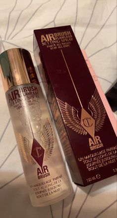 Charlotte Tilbury Setting Spray, Charlotte Tilbury Airbrush Flawless, Charlotte Tilbury Makeup, Fixing Spray, Makeup Bag Essentials, Makeup List, Make Up Inspiration, Makeup Needs, Fancy Makeup