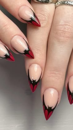 Nails For Plus Size Hands, Short Nail Designs Stilettos, Nails With Bats On Them, Pretty October Nails, Short Nail Designs Oval Shape, Spooky Aesthetic Nails, Spider Almond Nails, Goth Nail Inspo Coffin, Cool Nail Sets