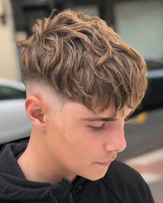 Cortes de pelo Teenage Haircuts, Trendy We Fryzurach, Teen Boy Haircut, Crop Haircut, Guy Haircuts Long, Textured Haircut, Crop Hair