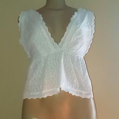 Nwt Double Lined Bra Zaful White Size Small Deep V-Neck Tank Adjustable Great For Over Swimsuit At The Pool Or Beach 100% Cotton Fitted White Cotton V-neck Top, White V-neck Top For Spring Day Out, Cotton V-neck Blouse For Vacation, White Cotton V-neck Top For Summer, V-neck Top For Day Out, Feminine V-neck Top For Beach, Feminine V-neck Top For The Beach, White V-neck Summer Top, Feminine V-neck Beach Top