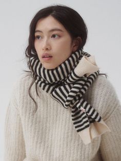 Composition : Acrylic 44% Poly 32% Polyamide 24%Color : black,beige, brown,navyCountry of Origin : China Knit Striped Scarf, Striped Scarf Outfit, Stripy Scarf, Sophie Scarf, Houndstooth Scarf, Scarf Outfit, Striped Scarf, Oversized Scarf, Striped Scarves