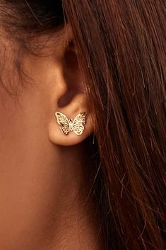 From dinner parties to art shows and everything in between, our Social Butterfly Studs will help you make a shining appearance. Handcrafted in solid gold, these butterflies will offer you feminine glamour and allure. Metal: 14k Yellow Gold Weight: 1.2 Grams Dimensions: 14mm Length, 11mm Width Origin: Crafted in San Zeno, Arezzo, Italy Gold Butterfly Jewelry, Arezzo Italy, Butterfly Accessories, Art Shows, Social Butterfly, Classy Jewelry, Gold Earrings Designs, Butterfly Jewelry, Gold Butterfly