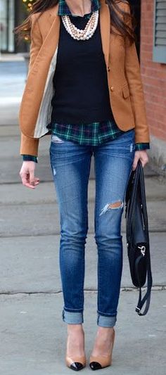 layering London Street Fashion, Thanksgiving Dinner Outfit, Ripped Jeans Outfit, Mode Tips, Style Inspiration Winter, Cooler Look