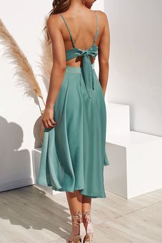 Green Sleeveless Open Back Tie Knot Ruffed Midi Dress Summer Midi Dress, Best Wedding Guest Dresses, Midi Dress Style, Ruffle Midi Dress, Couture Mode, Vacation Dress, Dress Stores Online, V Neck Midi Dress, Solid Color Dress