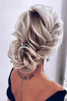 Braided Prom Hair Updos To Finish Your Fab Look ★ Prom Hair Updos, Long Layers Hair, Textured Updo, Updos Prom, Hairstyle Prom, Black Hair Accessories, Brown Ombre Hair, Prom Hairstyles For Short Hair, Braided Prom Hair