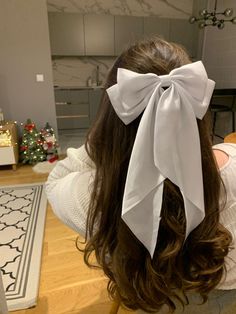 Bow Hairstyles, White Hair Bows, Trendy Hairstyle, Hair Ribbon, Anne With An E, White Bow