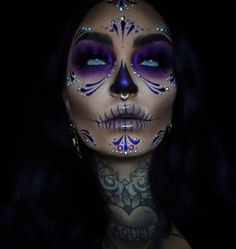 Haloween Mackup Ideas, Halloween Glam Makeup, Interesting Makeup Looks, Sarah Cabrera, Glam Skull, Catrina Makeup, Halloween Makeup Sugar Skull, Sugar Skull Costume, Halloweenský Makeup