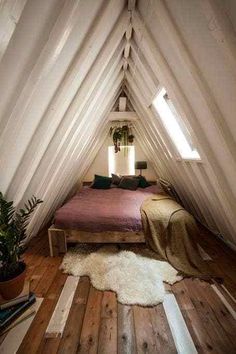 tiny bedroom Small Attic Bedroom, Attic Bedroom Designs, Slanted Ceiling, Attic Bedrooms, Attic Renovation, Attic Bedroom