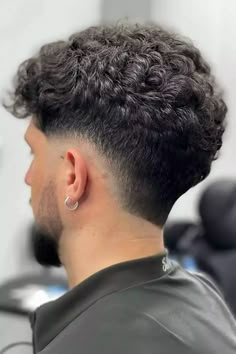 Burst Fade For Curly Hair, Under Fade Haircut For Men, Burst Fade With Curly Hair, Burst Fade Tutorial, Low Taper Burst Fade, Low Burst Fade V Cut, Tapper Fade Boys Haircut Curly, Low Burst Fade Curly Hair, Burst Fade Haircut Curly