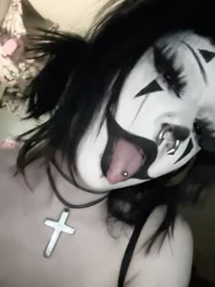 Cute Juggalo Makeup, Icp Makeup Juggalo, Juggalo Makeup Faces, Emo Clown Makeup, Juggalo Outfit, Icp Clown Makeup, Alt Clown Makeup, Clown Goth Makeup, White Goth Makeup