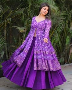 Chaniya Kurti Designs, Latest Marriage Wear For Women, Gagra Choli New Design, Frock Blouse Design, Saree Anarkali Dress Designs, Mangalagiri Long Frocks, Gown Kurti Dresses, Trendy Gown Designs, Lehenga With Kurti Designs