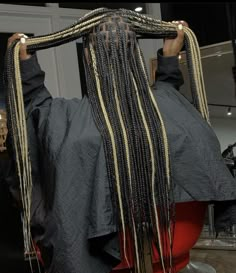 Long Peak A Boo Knotless Braids, Knotless Box Braids Medium Blonde Highlights, Black Braids With Highlights, Black And Blonde Peekaboo Braids, Blonde And Black Knotless Braids, Blonde And Black Box Braids, Black And Blonde Knotless Braids, Black And Blonde Box Braids, Braids With Highlights