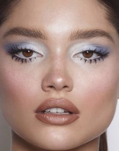 Winter White Makeup, Blue Eyes Blue Eyeshadow, Simple Editorial Makeup, Blue Girls Aesthetic, Blue Makeup Looks Simple, Simple Blue Makeup Looks, Moon Makeup Look, Simple Blue Eye Makeup, Winter Makeup Aesthetic