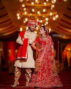 Couple Sitting Poses, Indian Poses, Pose Bride, शादी की तस्वीरें, Indian Bride Poses, Indian Bride Photography Poses, Indian Wedding Poses, Bride Photos Poses, Indian Wedding Photography Couples