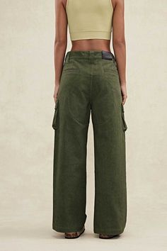 YPL Vintage Work Pants are designed with style and functionality in mind. The two pockets on the thighs and signature YPL logo on the waistband add to the streetwear aesthetic. The wide leg, relaxed fit ensures easy movement and style. Vintage Relaxed Fit Cotton Work Pants, Relaxed Fit Vintage Cotton Work Pants, Vintage Green Pants For Streetwear, 90s Green Pants With Pockets, Vintage Green Relaxed Fit Pants, Streetwear Aesthetic, Yoga Set, Work Pants, Sweater Coats