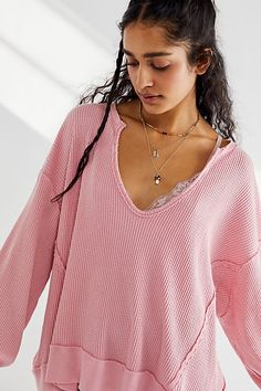 Free People Buttercup Thermal, Basic Summer Fits, Simplistic Outfits, Free People Outfits, Free People Aesthetic, Exaggerated Sleeves, Strawberry Cream, Free People Clothing, Fall Fits