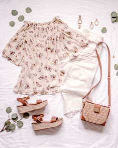 Neutral but feminine and casual summer outfit with a cream floral off the shoulder top, white wide leg jeans, cognac espadrilles and a cognac straw bag. cream summer outfit | ivory summer outfit | straw crossbody bag | feminine summer outfit | girly summer outfit | neutral summer outfit | flat lay | outfit flat lay Beige Summer Outfit, Outfit Flat Lay, Neutral Summer Outfits, Feminine Summer Outfits, Flat Lay Outfit, White Wide Leg Jeans, Straw Crossbody Bag