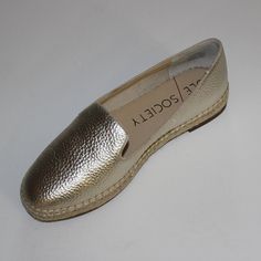 Sole Society Sammah Leather Espadrille Loafer Slip On Us 7m Eur 37.5 Color: Gold Fusion/ Tumbled Metallic/Gro Leather Upper Textile Lining Manmade Sole Cushioned Footbed Msrp $90 Measurement : Insole 9.25"/Outsole 9.75"/Width 3.25" Sole Society Shoes, Work Shoes Women, Slip On Espadrilles, Leather Espadrilles, Sole Society, Ely, Espadrille Shoes, Sneakers Boots, Work Shoes