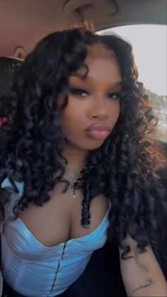 Cali Hairstyles For Black Women, Flipover Quickweave Styles, Hair Ideas Black Women, Curly Hair Sew In, Frontal Wig Hairstyles, Birthday Hairstyles, Quick Weave Hairstyles, Hairstyles Black Women, Frontal Hairstyles