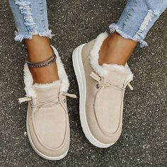 Fur Loafers, Flat Loafers, Shoes Stand, Warm Shoes, Urban Lifestyle, Winter Sneakers, Light Weight Shoes, Winter Shoes, Belleza Natural