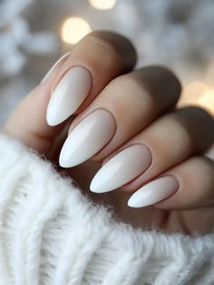 Simple Nails Ideas, White Christmas Nail Designs, Christmas Nail Inspiration, White Winter Nails, Lace Nail Design, White Nail Ideas, Matte White Nails, White Christmas Nails, Simple Nail Ideas