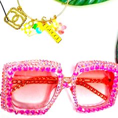 Pink Boss Up Shades Multicolor Glass Sunglasses As Gift, Gradient Lens Glass Sunglasses As Gift, Gradient Glass Sunglasses As A Gift, Adjustable Glass Sunglasses As Gift, Summer Gift Sunglasses With Glass Material, Pink Square Frame Sunglasses For Party, Adjustable Clear Sunglasses For Parties, Trendy Tinted Sunglasses As Gift, Trendy Sunglasses For Spring Gift