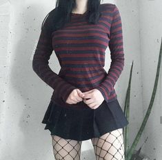 Fashion Show Outfit Ideas, Show Outfit Ideas, Fashion Show Outfit, Strand Outfit, Diy Kostüm, Winter Skirt Outfit, Body Outfit, Grunge Look, Goth Outfits