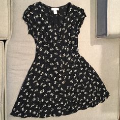 Brand New Urban Outfitters Short Sleeve Dress. Has Pockets!! Navy Blue Color With White Floral Pattern. Retro Style With Buttons Up Front And Laces And Ties In Back. Darting For Fit And Definition Of Waist. Pockets Are At Sides And Are Not Obviously Visible. Size Small. Urban Outfitters Casual V-neck Dress, Urban Outfitters Casual V-neck Mini Dress, Casual Fitted Ditsy Floral Print Dress, Casual Fitted Ditsy Floral Dress, Casual Fitted Dress With Ditsy Floral Print, Casual Mini Dress By Urban Outfitters, Urban Outfitters Fitted V-neck Mini Dress, Casual Short Sleeve Dresses By Urban Outfitters, Urban Outfitters Casual Short Sleeve Dresses