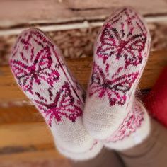 If you love butterflies, these socks are perfect for you. The bottoms of the socks are just as pretty as the tops with a pair of butterflies on the soles caressing your feet. Magic happens when you put your feet together, and the individual designs from each sock merge into one to create a beautiful butterfly surrounded by a magical rose garden. Just put them on and enjoy the view! Siberia Spirit's amazing properties are ultra warm, odor resistant, wick moisture, and ideal thermoregulator. Also Knitting Butterfly, Camp Socks, Artisanal Design, Fuzzy Socks, Warm Slippers, Largest Butterfly, Sock Knitting Patterns, Slipper Socks, Designer Socks