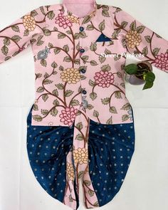 Kalamkari Outfits, Mom Son Outfits, Kalamkari Kurta Designs, Baby Boy Costumes, Boy Kurta, Mens Dresses, Mom And Son Outfits